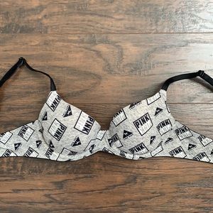 32A Vs PINK t-shirt bra